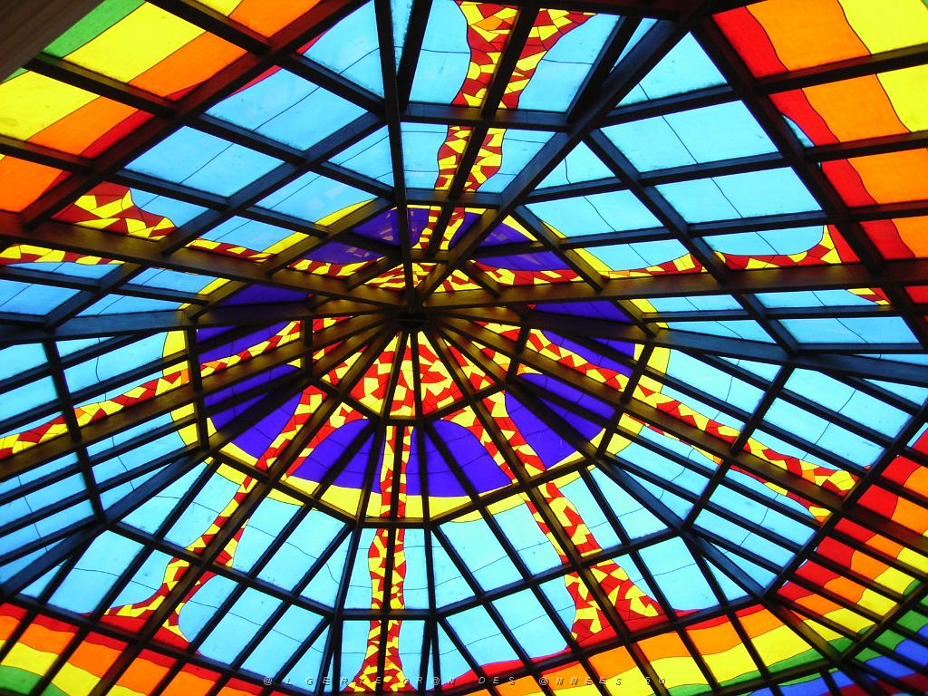 051-ORAN-Juin06-l'Eden palace(la coupole).jpg - Unicode
